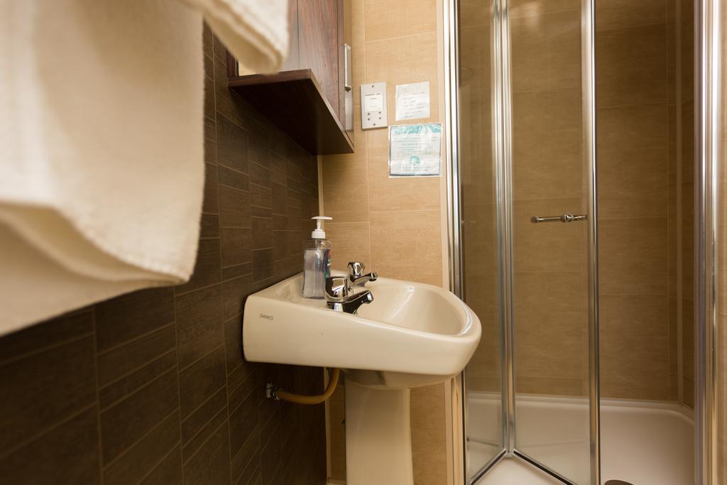 Fern Rock Bed And Breakfast Dromin ภายนอก รูปภาพ